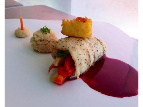 Enrollado de pescado con chile  morron