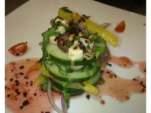 Ensalada de pepino con vinagreta de frambuesa