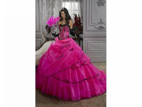 Vestido rosa con olanes