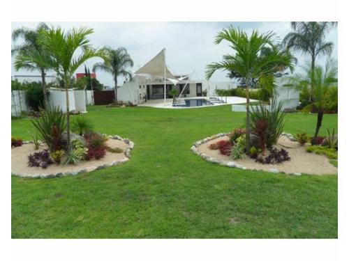 Remembranzza bello jardín