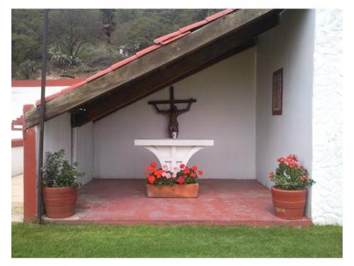 Pequeño espacio para montaje de altar