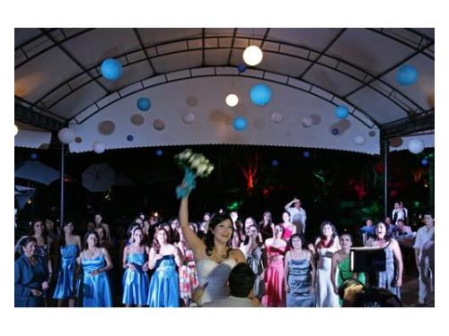 Lanzamiento del ramo