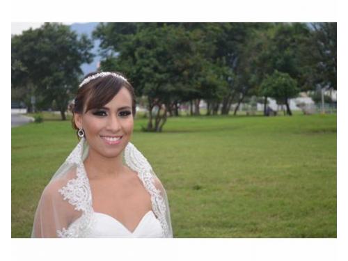 Peinado y maquillaje para novia