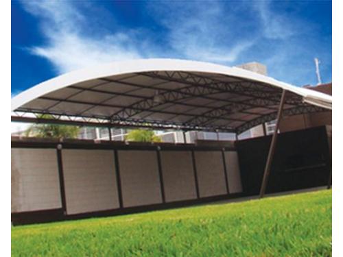 Área techada para 200 personas