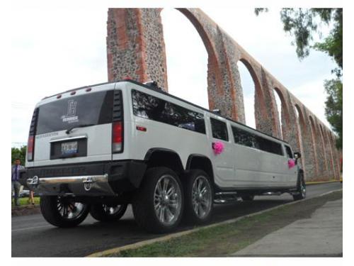 Hummer Av. de los arcos