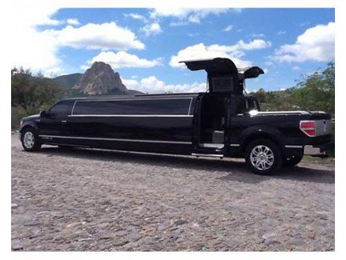 Limousines lincoln mark lt negra