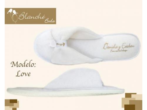 Pantuflas blancas ideales para tu boda