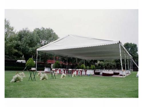 Montaje en el jardín con carpa