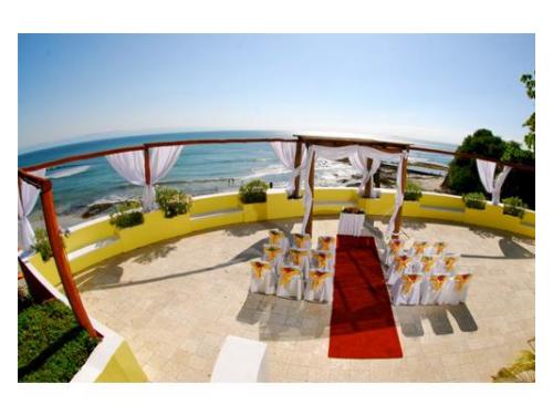 Decorados elegantes en cada silla