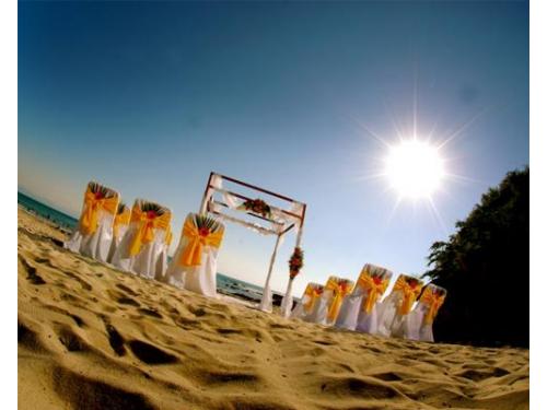 Cerca del mar y la arena