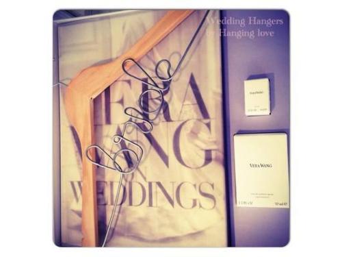 Hanging love colgando vestidos vera wang