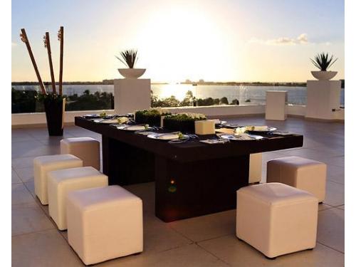 Montaje lounge con bella vista