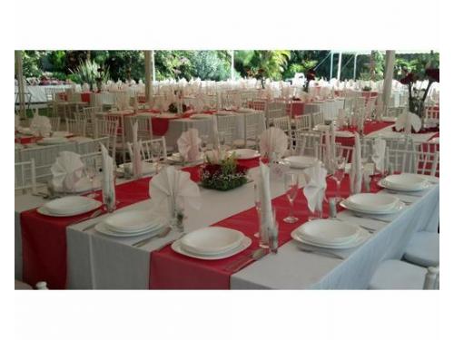 Mantelería y vajilla fina