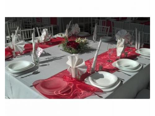 Mantelería y vajilla fina