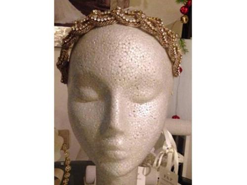 Una diadema que dará un toque elegante a tu atuendo nupcial