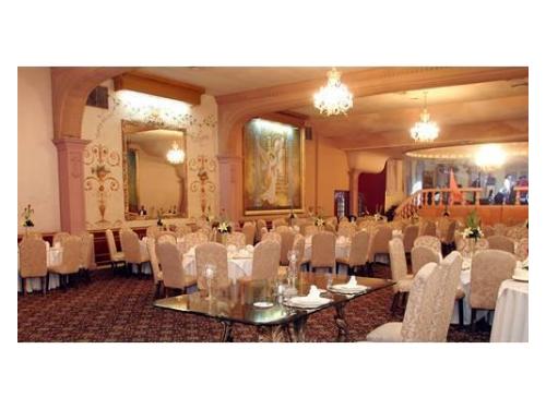 Bella decoración en el exclusivo salón para bodas