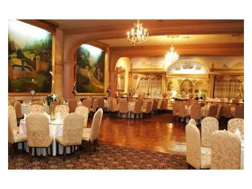 Elegante salón, estilo barroco