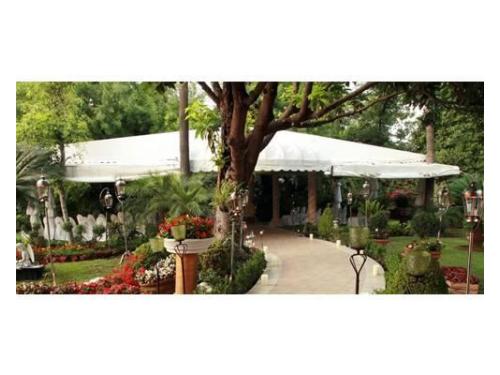 Para una boda casual en el bello jardín