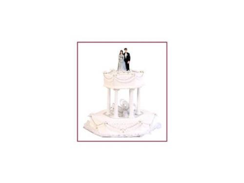 Pastel con figura de novios
