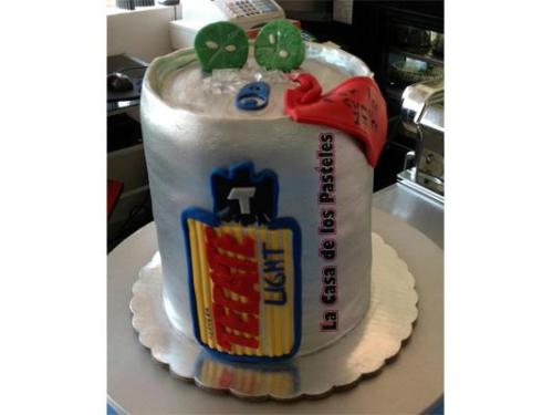 Sorprende al festejado