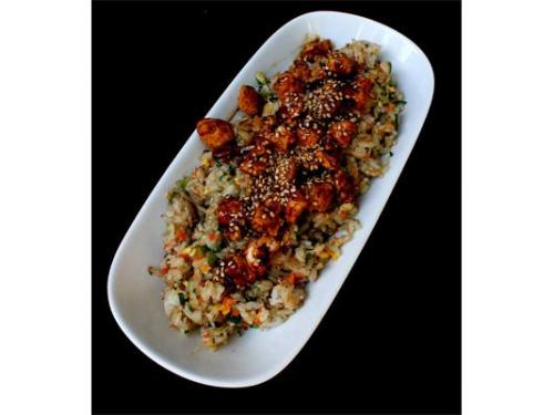 Yakimeshi con pollo teriyaki