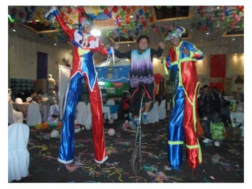 Recepción con zanqueros