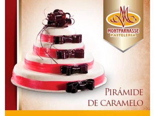 Pastel piramide de caramelo