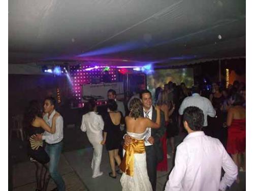 Novios bailando