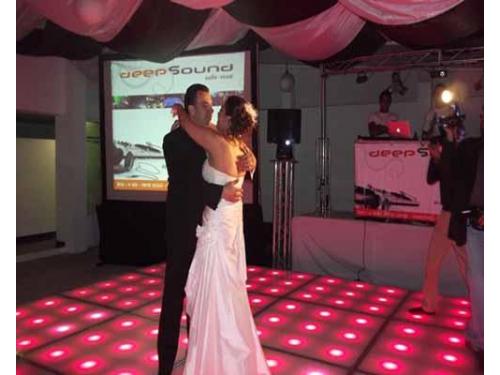 Los novios en su primer baile