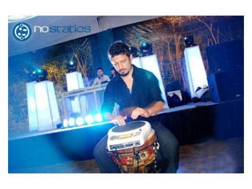 Tocando un poco para amenizar