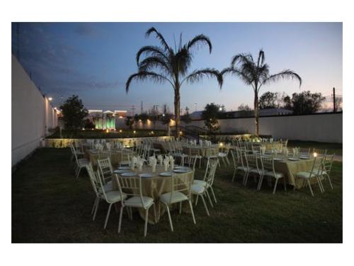 Espacios entre mesas