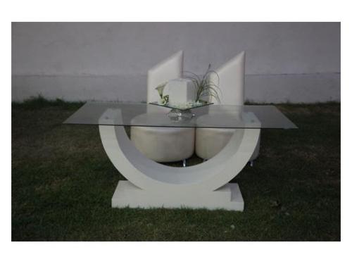 Mesa estilo lounge blanca