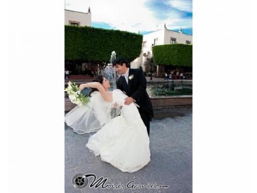 Hermoso retrato de los novios