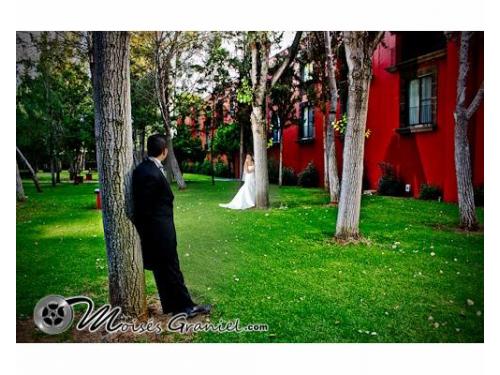 Jugando en el jardín