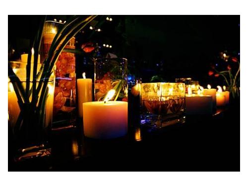 Iluminación con velas que harán que tu boda sea inolvidable