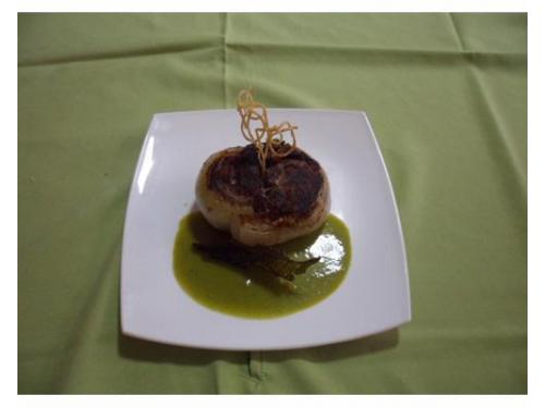 Cortes finos con salsa verde de espejo