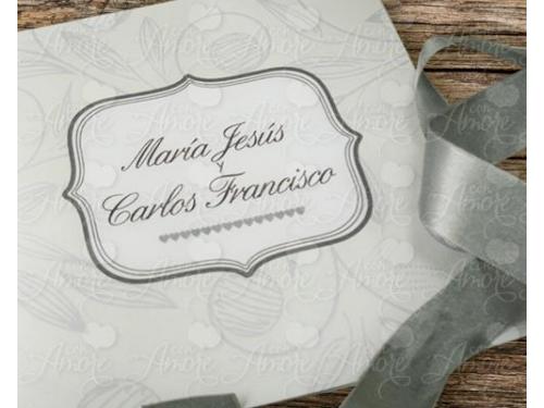 Misal en tono gris y blanco, plata