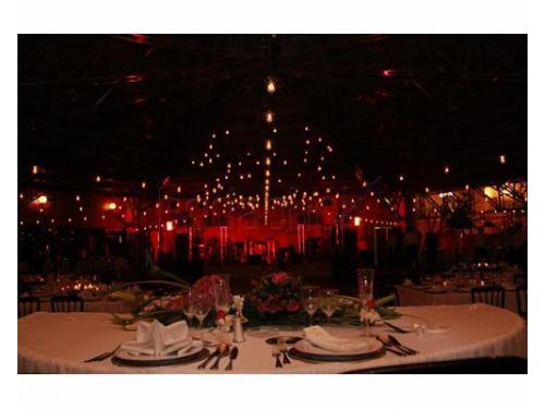 Iluminación vista de la mesa principal