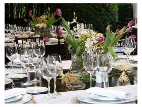 Centros de mesa con tulipanes