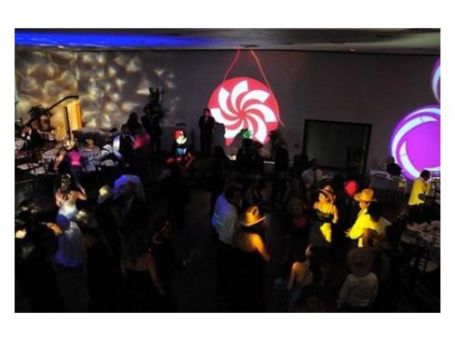 Iluminación robótica y efecto de agua