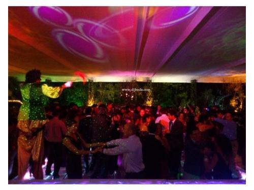 Zanqueros para la fiesta