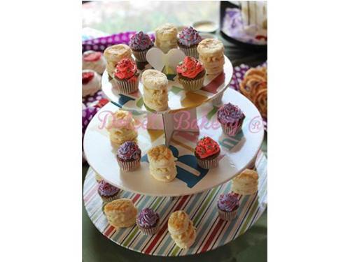 Varios diseños de cupcakes