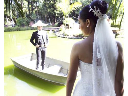 Recuerda bellos momentos en tus fotos