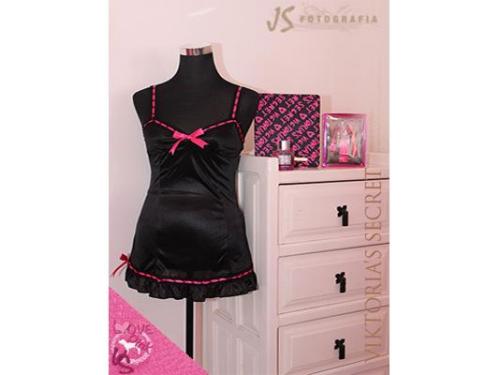 Vestido con moño rosa