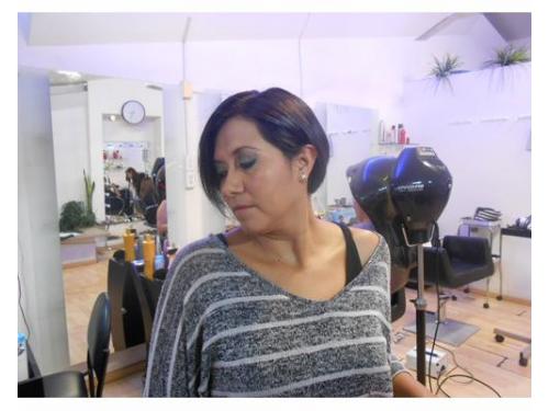 Maquillaje y peinado