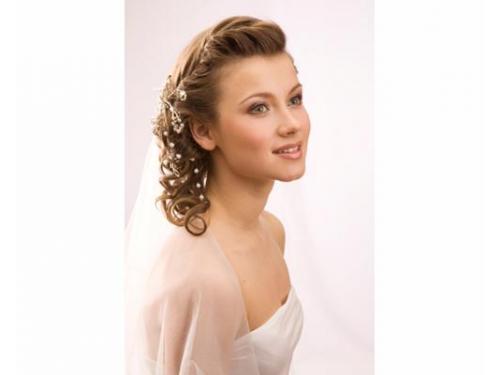 Maquillaje y peinado para novias