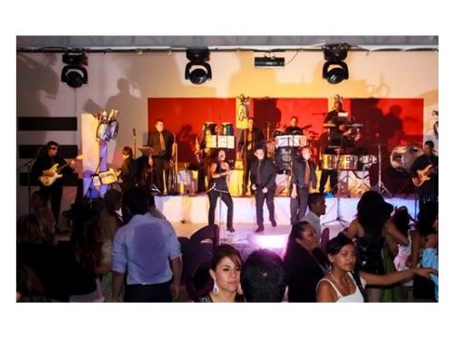 Todos disfrutan de tu fiesta