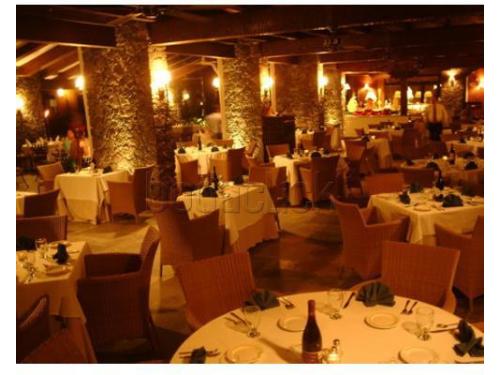 Restaurante con un ambiente colonial