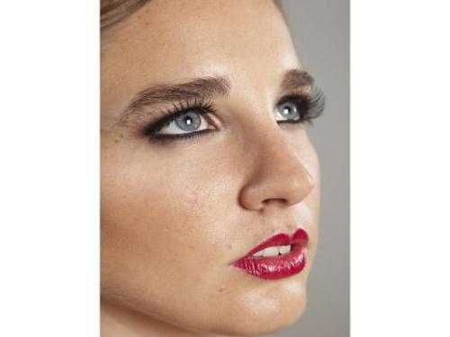 Radiante maquillaje con un tono natural: el de tu piel.