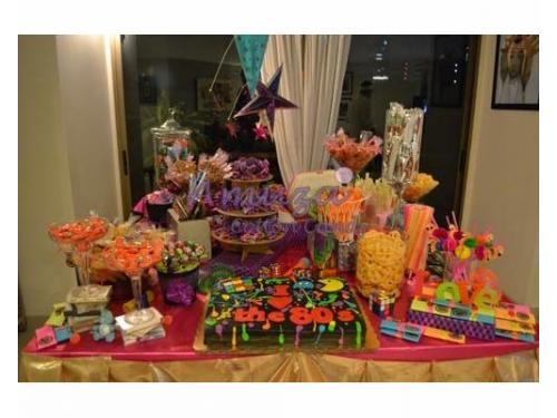 Mesas de postres coloridas